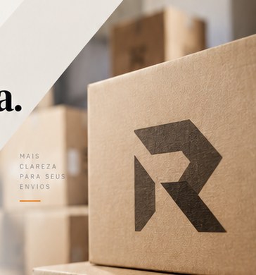 Caixas de encomenda com a marca Romarco